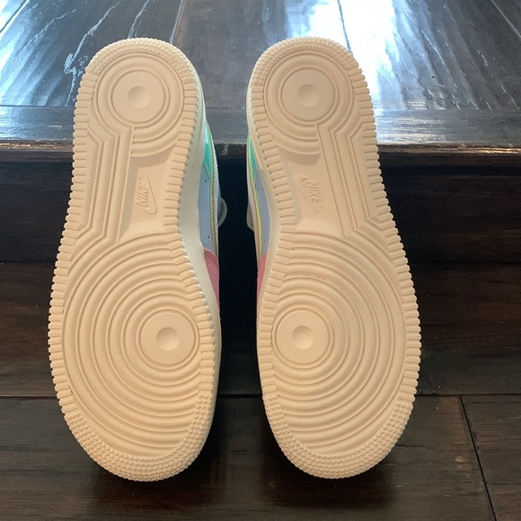 NWOT Nike Air Force 1 07 QS Easter - Picture 3 of 10